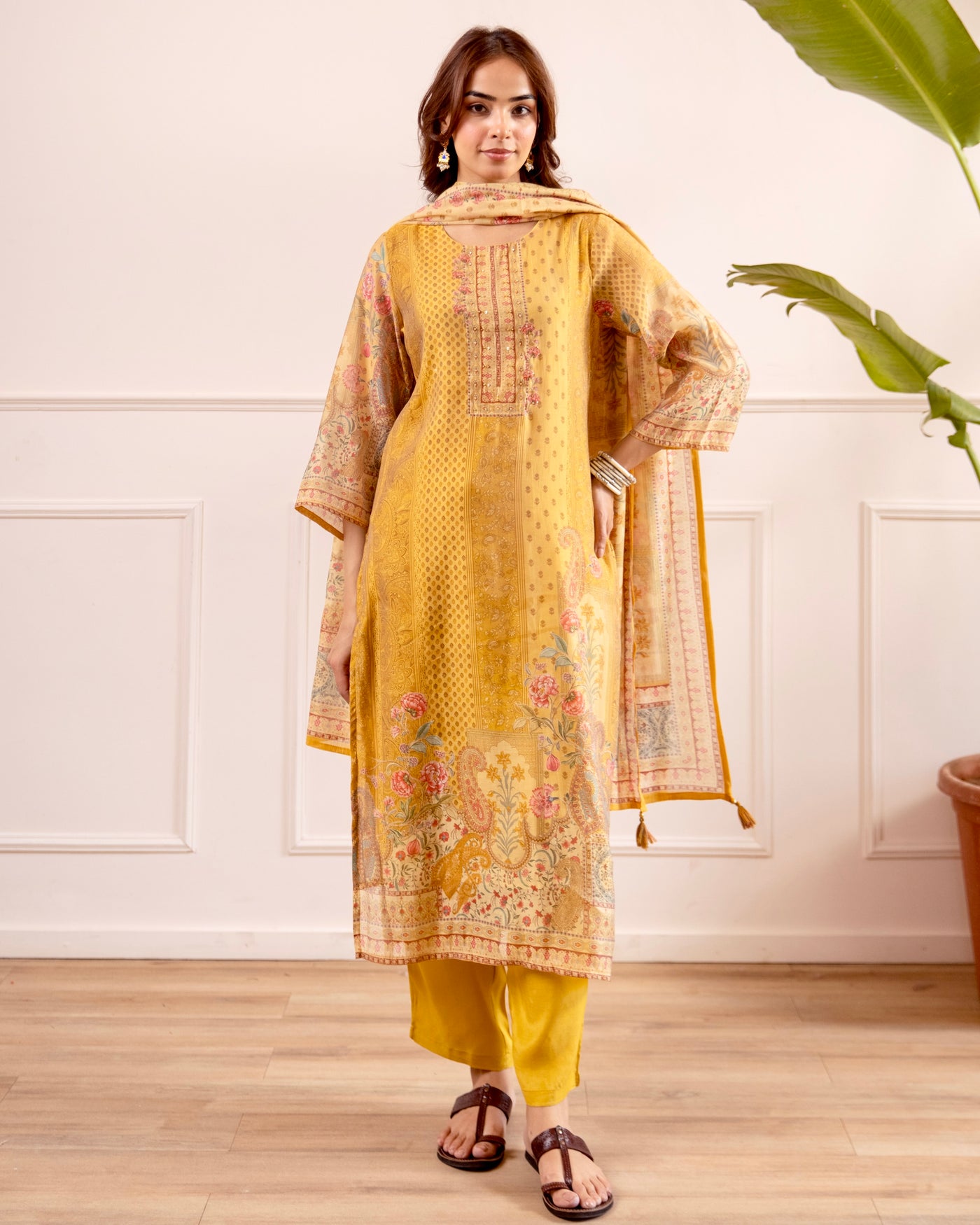 Sunehri Gulbahar Mul Chanderi Handwork Suit