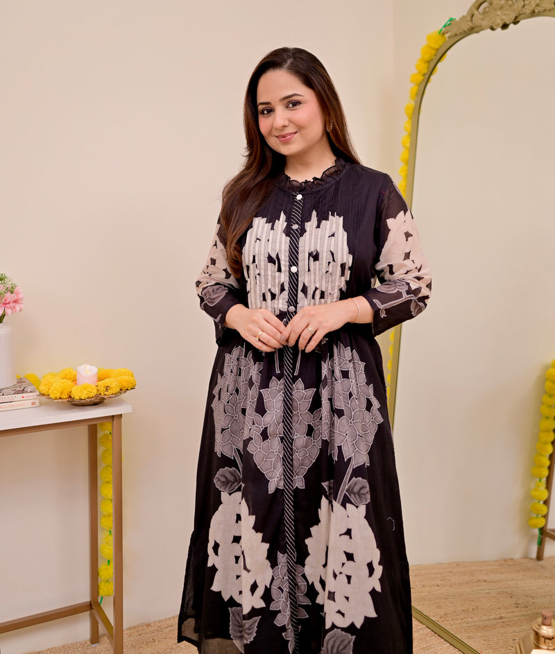 Black Bloom Pintex Mul Cotton A Line Kurta Set