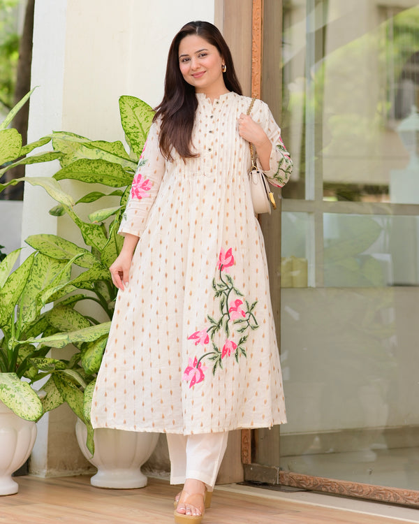Ivory Gold Petals Threaded Festive Kurta Set