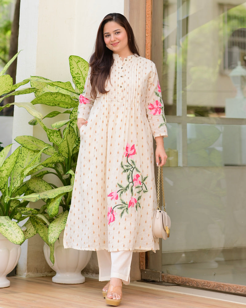 Ivory Gold Petals Threaded Festive Kurta Set