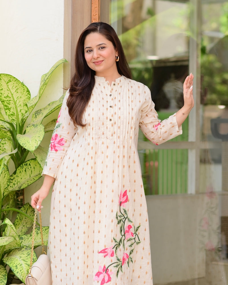 Ivory Gold Petals Threaded Festive Kurta Set