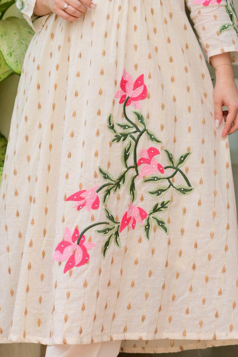 Ivory Gold Petals Threaded Festive Kurta Set