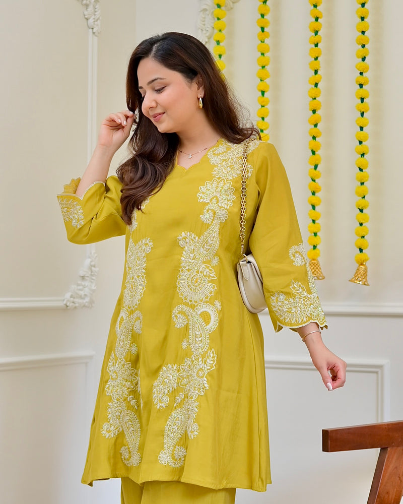 Yellow Muslin Silk Paisley Threadwork Festive Co-ord