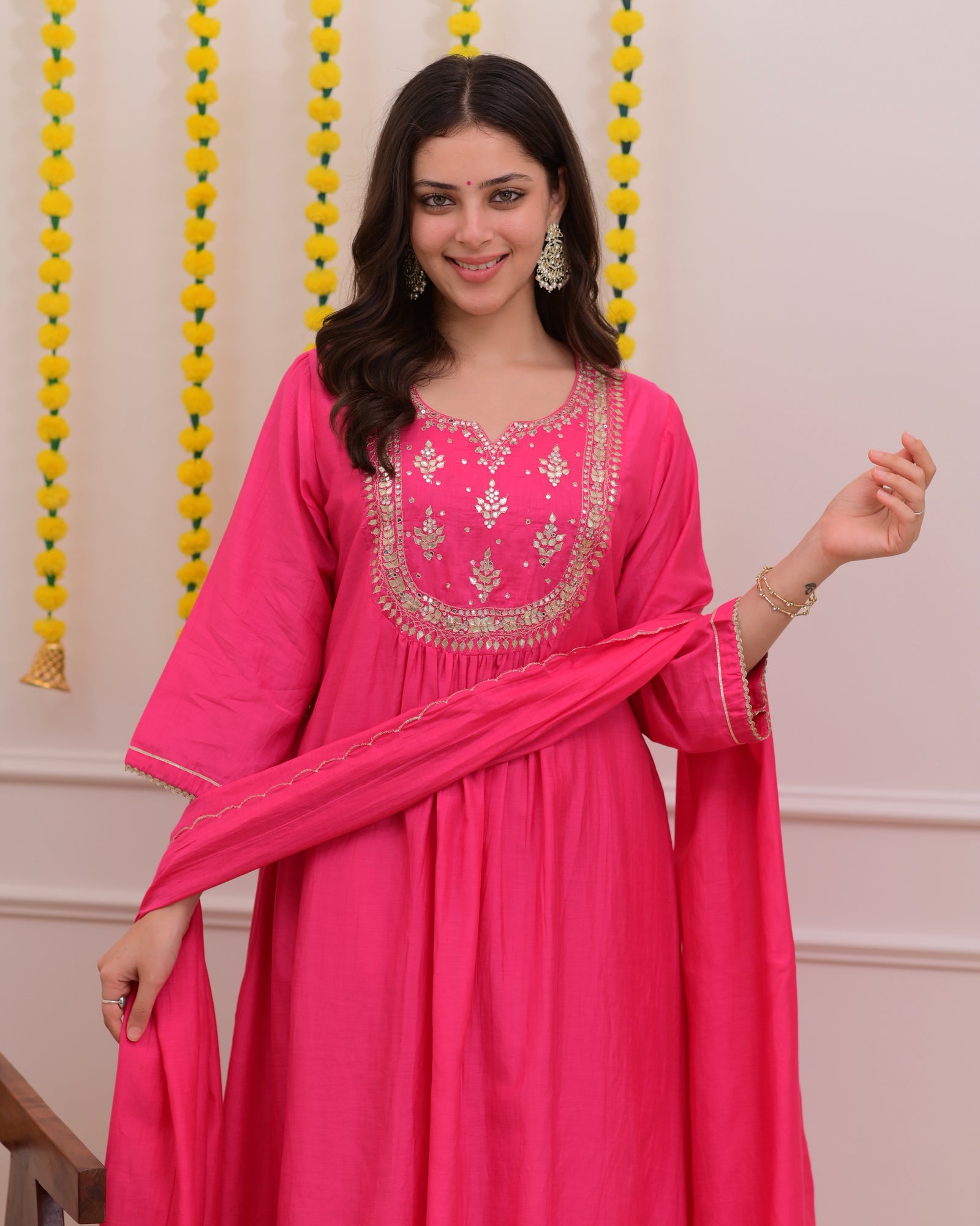 振袖ピンク（PATTI PATTI) Pink Gottapatti Handwork 3 PC Mul Chanderi Festive Suit Set For