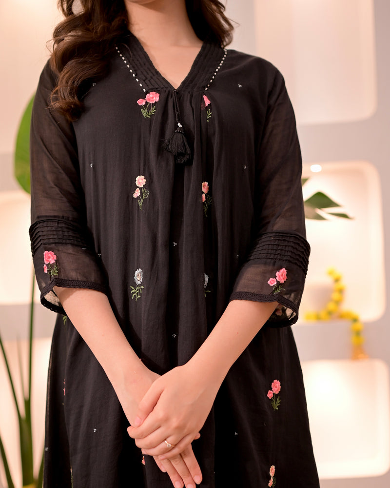 Black Blossom Mul Cotton Threaded A Line Suit