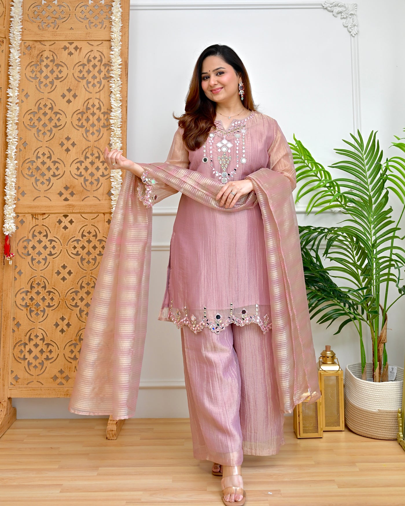 Gulabi Aaina Crush Tissue Handwork Festive Suit