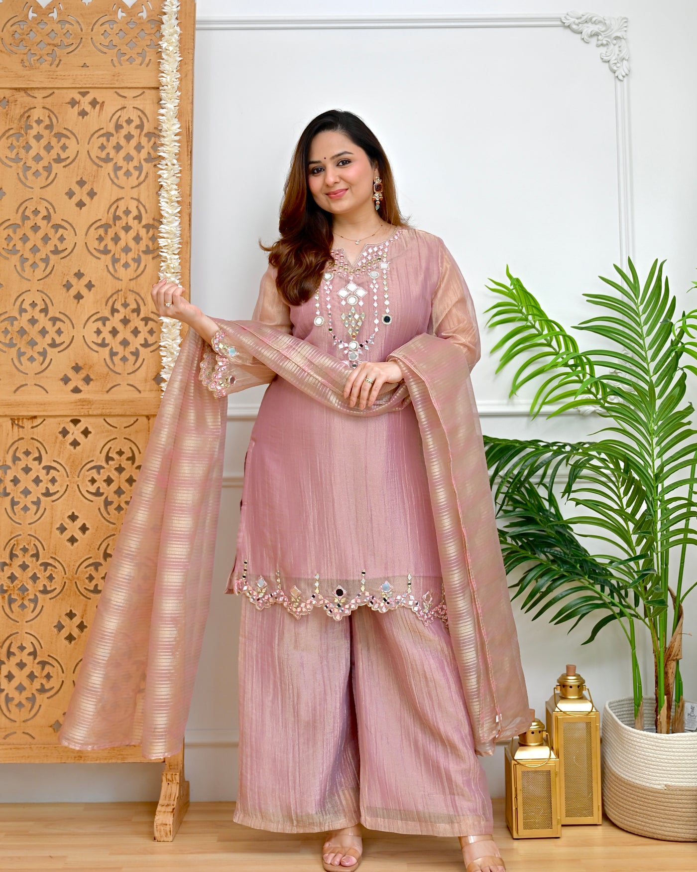 Gulabi Aaina Crush Tissue Handwork Festive Suit