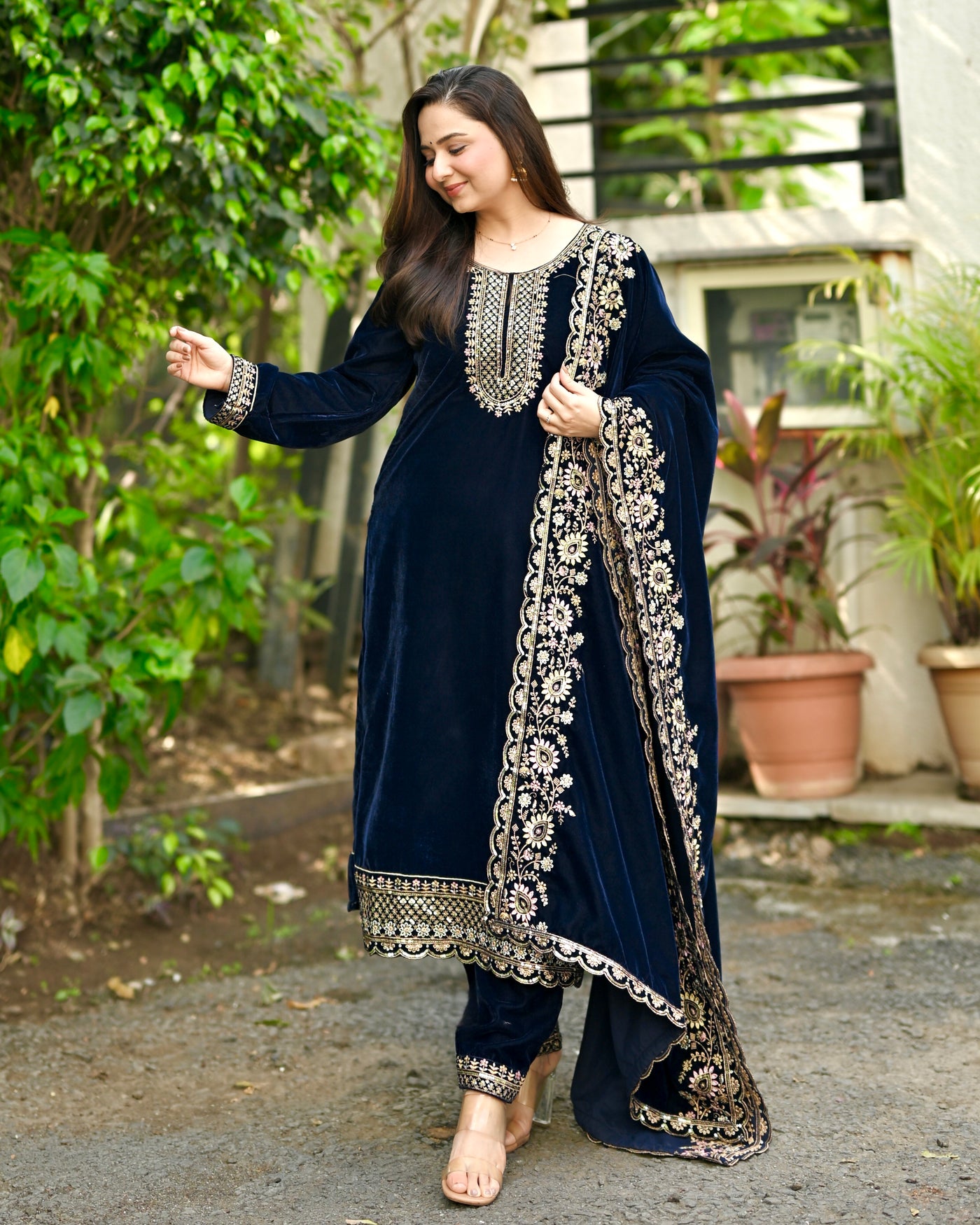 Noor-e-Navy Luxe Handwork Velvet Suit
