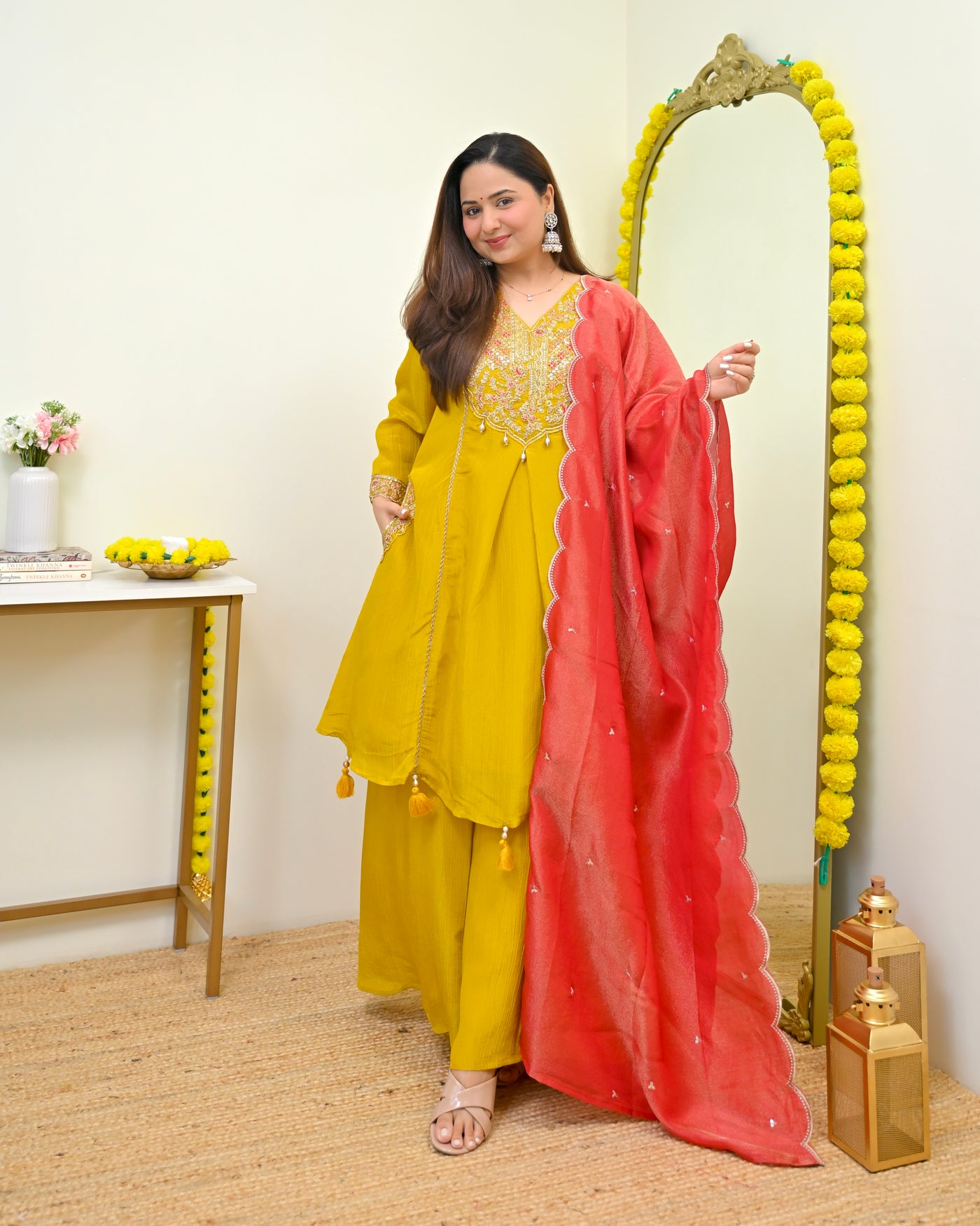 Sunheri Shimmer Crush Handwork Festive Suit