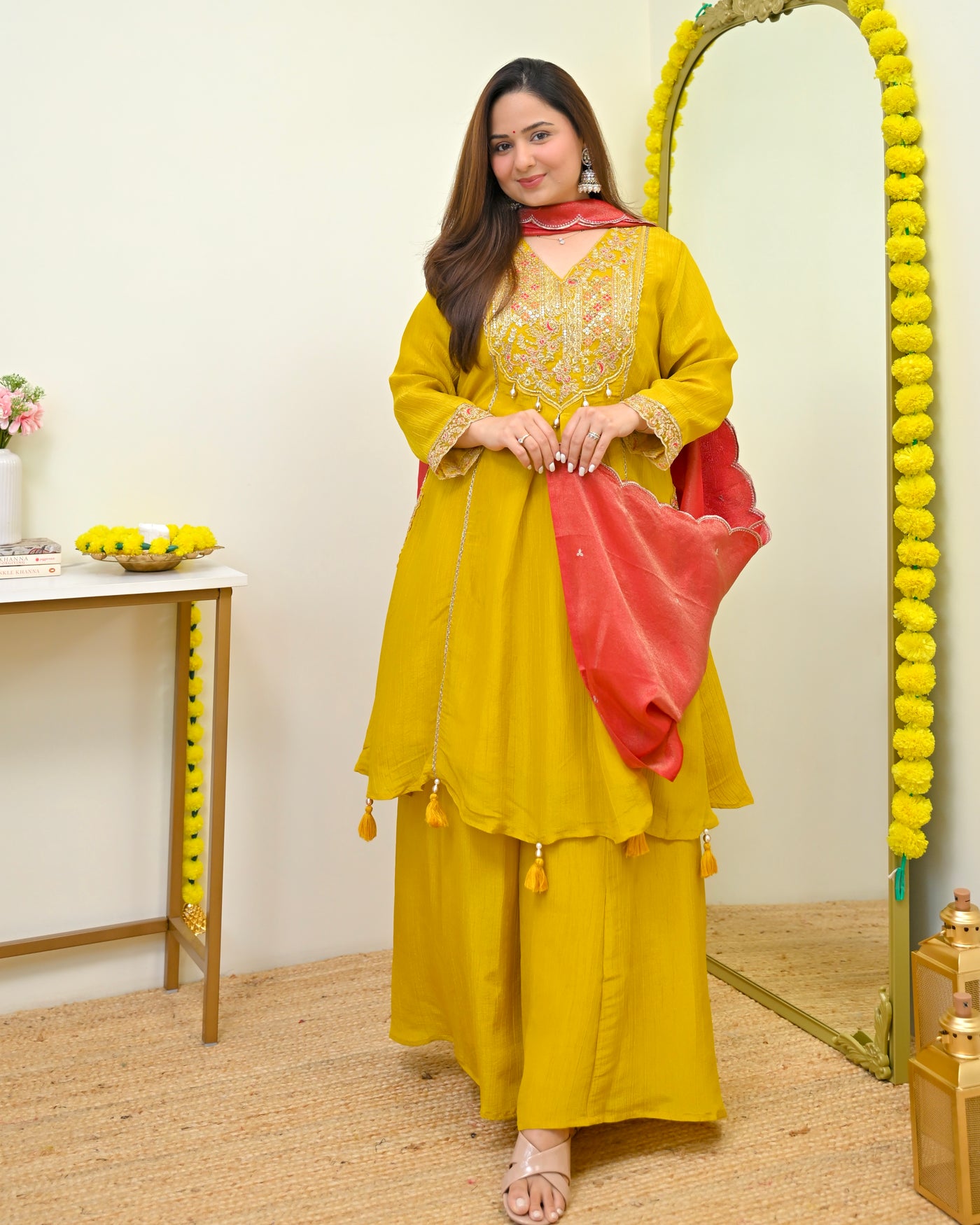Sunheri Shimmer Crush Handwork Festive Suit