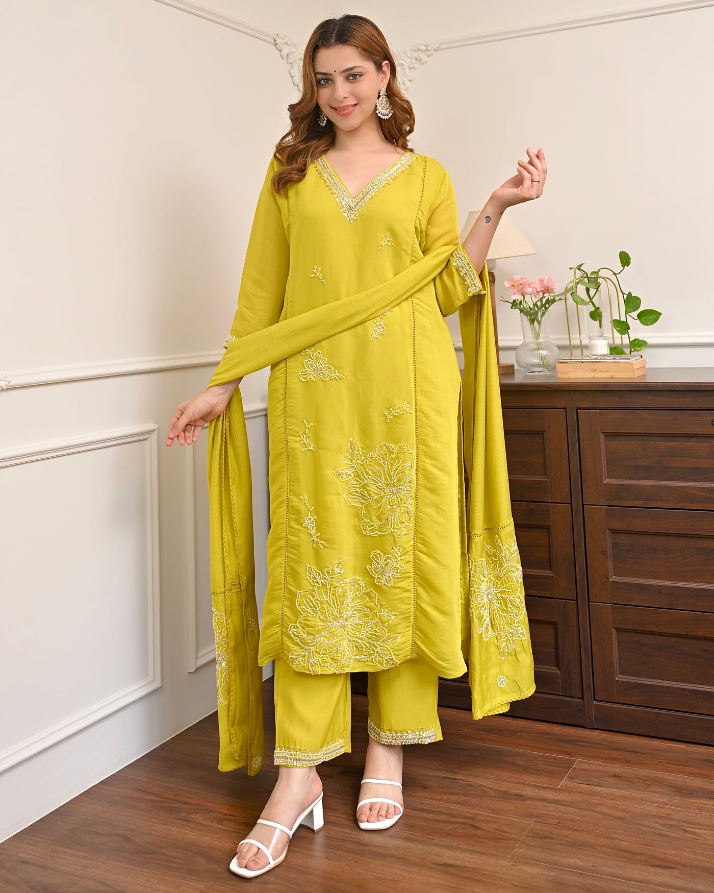 Sunheri Saanj Bloom Handwork Mul Chanderi Festive Suit