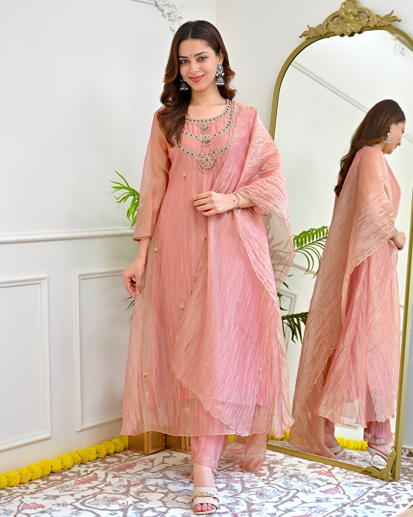 Blush Emerald Handwork Crush Tissue Necklace Suit