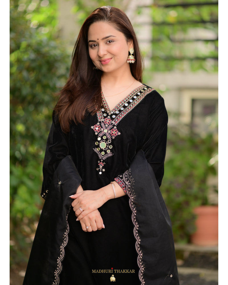 Black 3 Piece Premium Mirror Work Designer Velvet Suit Set For Women Label Madhuri Thakkar Black 3 Piece Premium Mirror Work Designer Velvet Suit Set For Women Label Madhuri Thakkar
