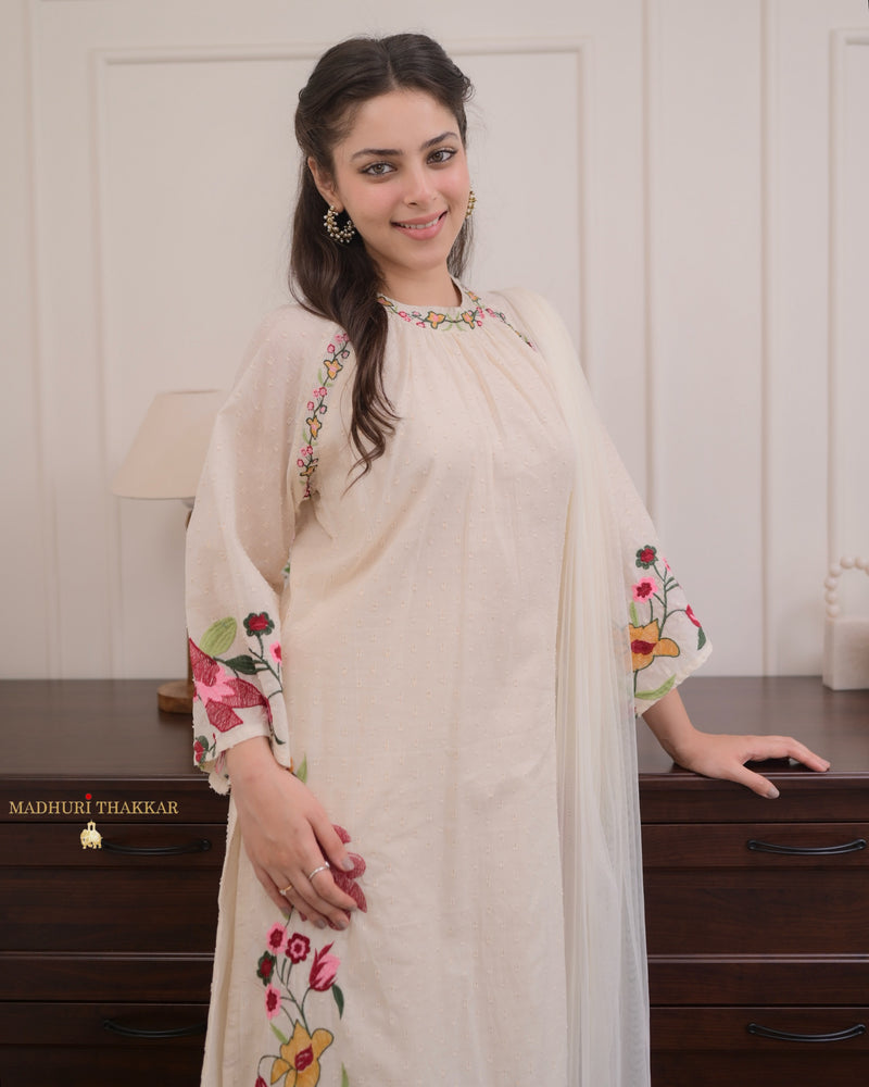 Ivory Thread Embroidered Pakistani Suit