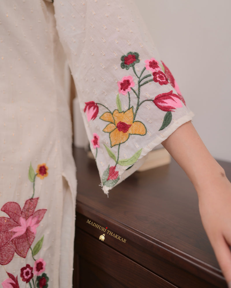 Ivory Thread Embroidered Pakistani Suit