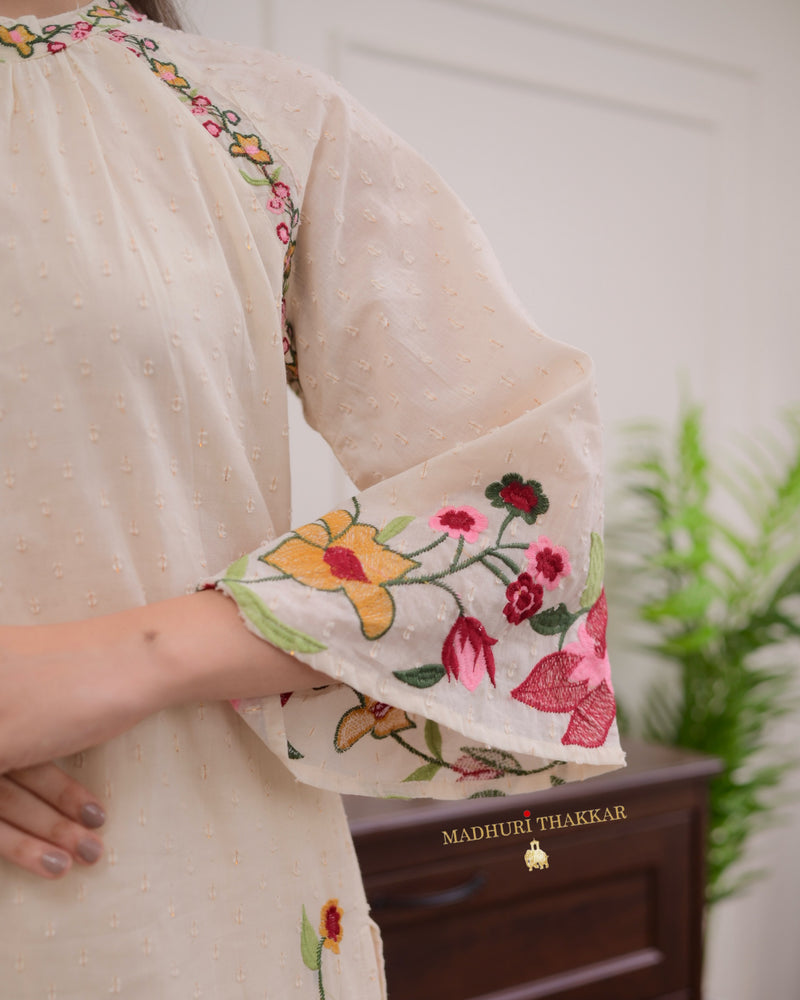 Ivory Thread Embroidered Pakistani Suit