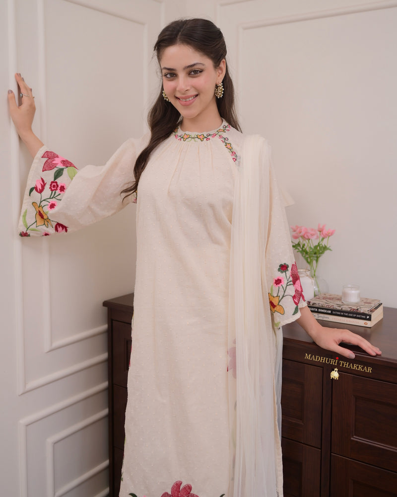 Ivory Thread Embroidered Pakistani Suit