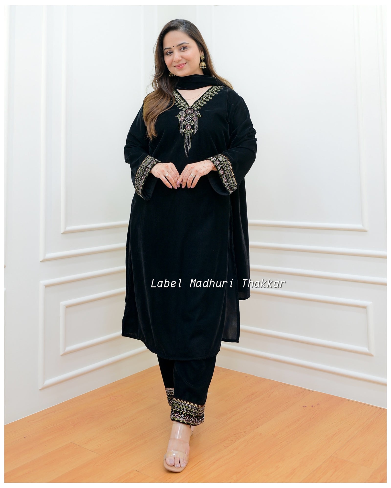 【紗栄子さん着用】 FETICO VELVET EMBROIDERED TOP 紗栄子さん着用】 FETICO VELVET EMBROIDERED TOP - メルカリ