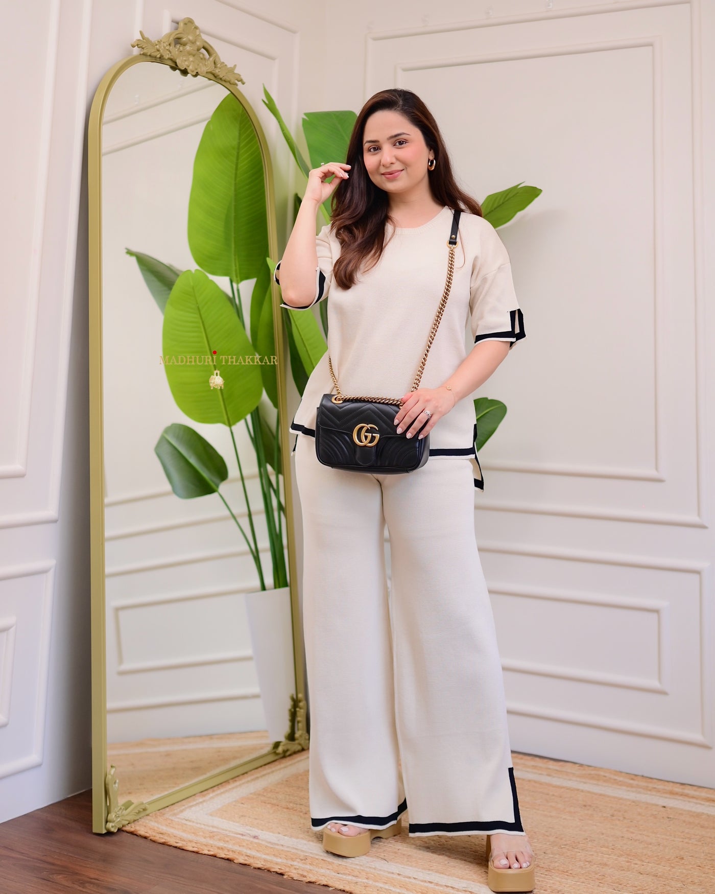 Milky White Knitted Half Sleeve Airport Trackset