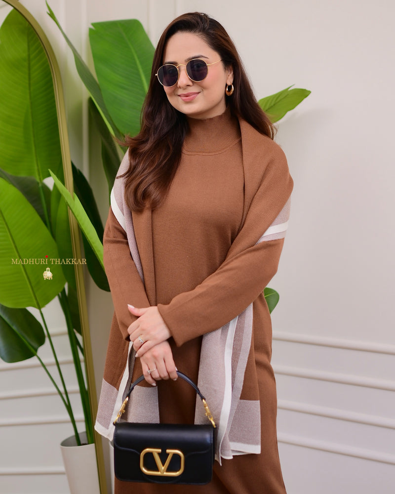 Brown Knitted Dress With Stole